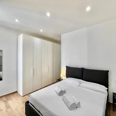 Riviera One Bedroom Apartment In Central Menton Appartement